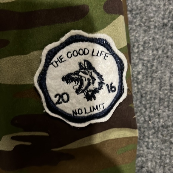 Camo Button down - Picture 4 of 8